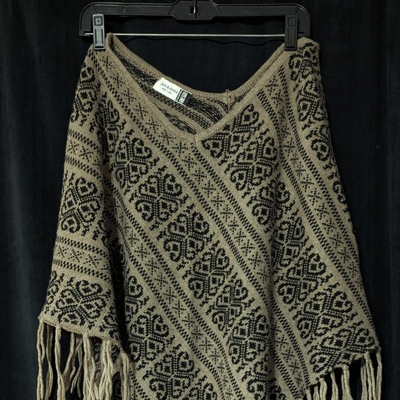 Knit Poncho/Shawl with Fringe *Great* condition - Picture 1 of 1